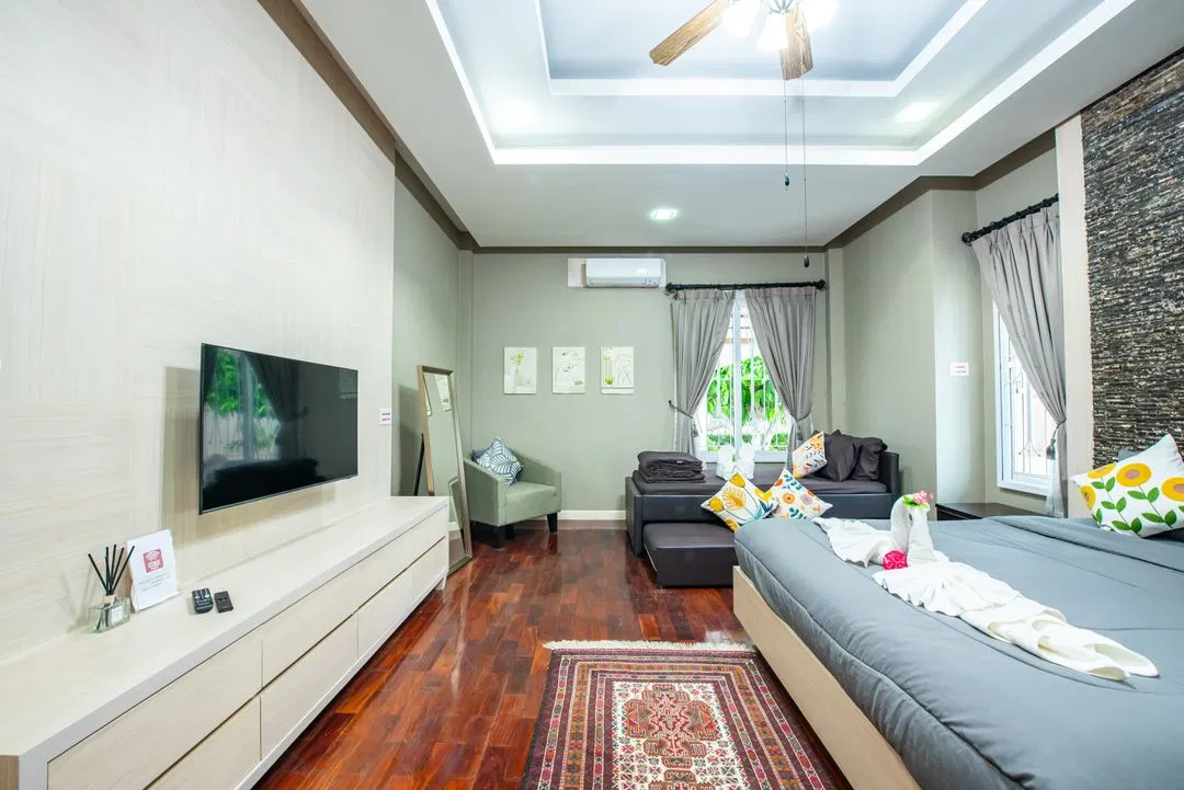 ห้องนอน By The Beach Pool Villa