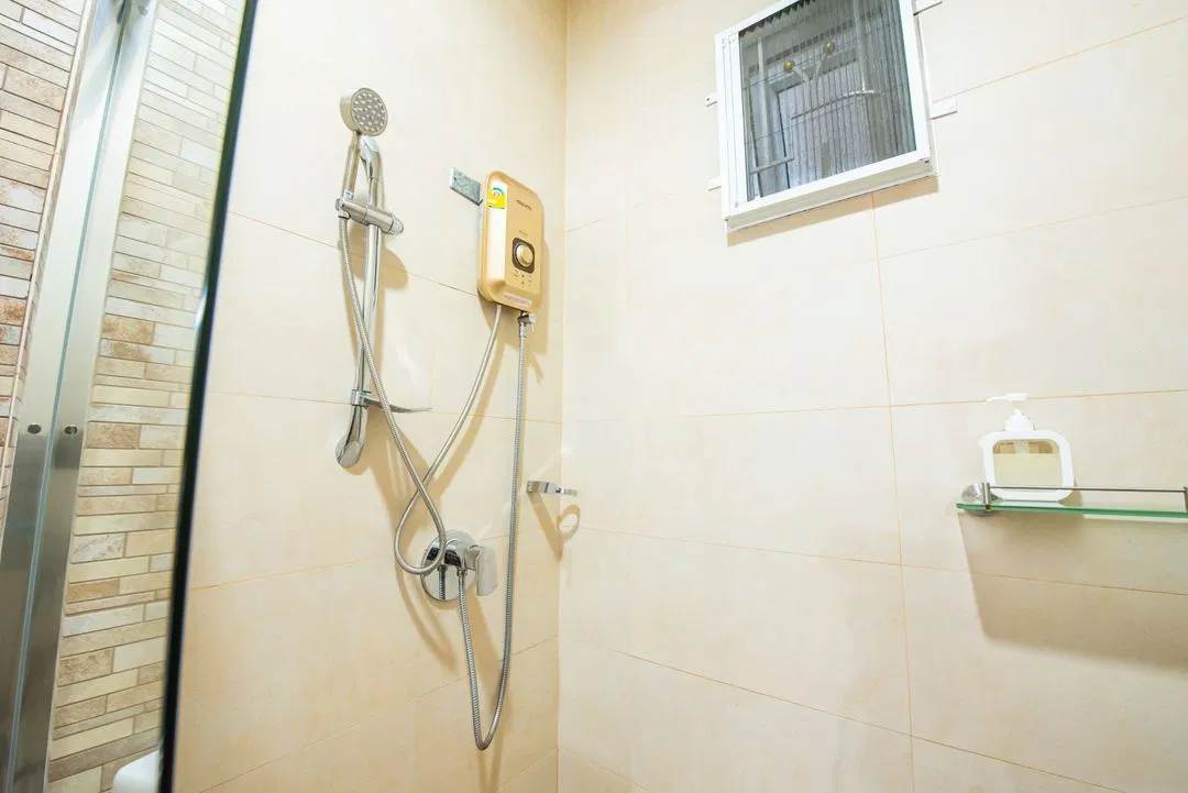 ห้องน้ำ By The Beach Pool Villa