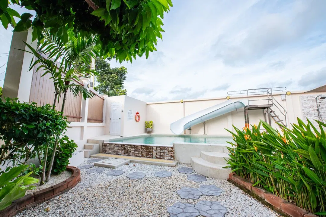ภายนอก By The Beach Pool Villa