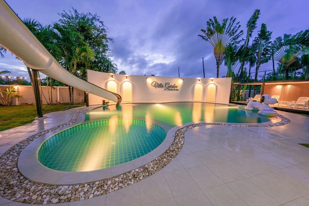 ภายนอก Villa Garden