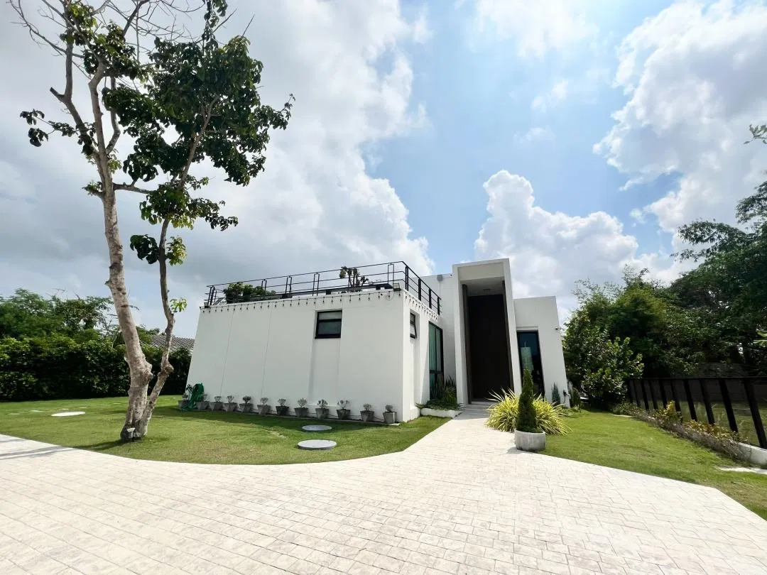 ที่จอดรถ 168 Garden Pool Villa
