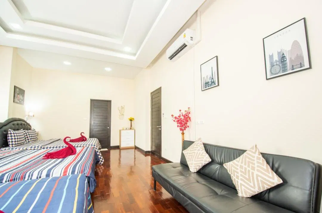 ห้องนอน Gorges Beach Pool Villa บางเสร่(G5)