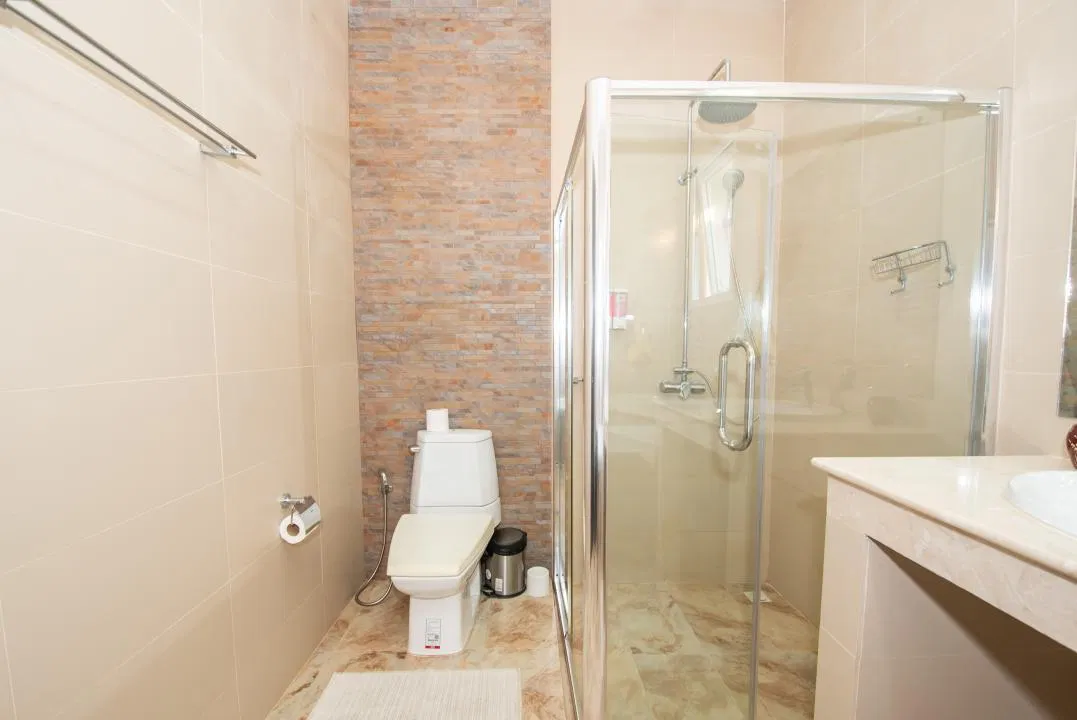 ห้องน้ำ Gorges Beach Pool Villa บางเสร่(G5)