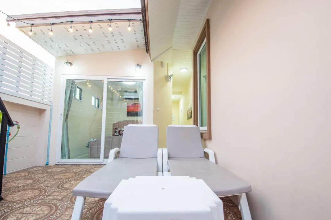ภายนอก Gorges Beach Pool Villa บางเสร่(G5)
