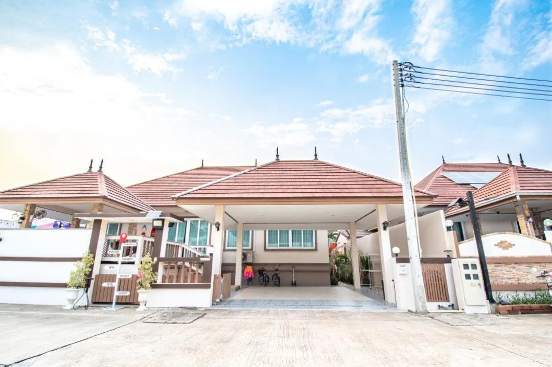 ที่จอดรถ Gorges Beach Pool Villa บางเสร่(G5)
