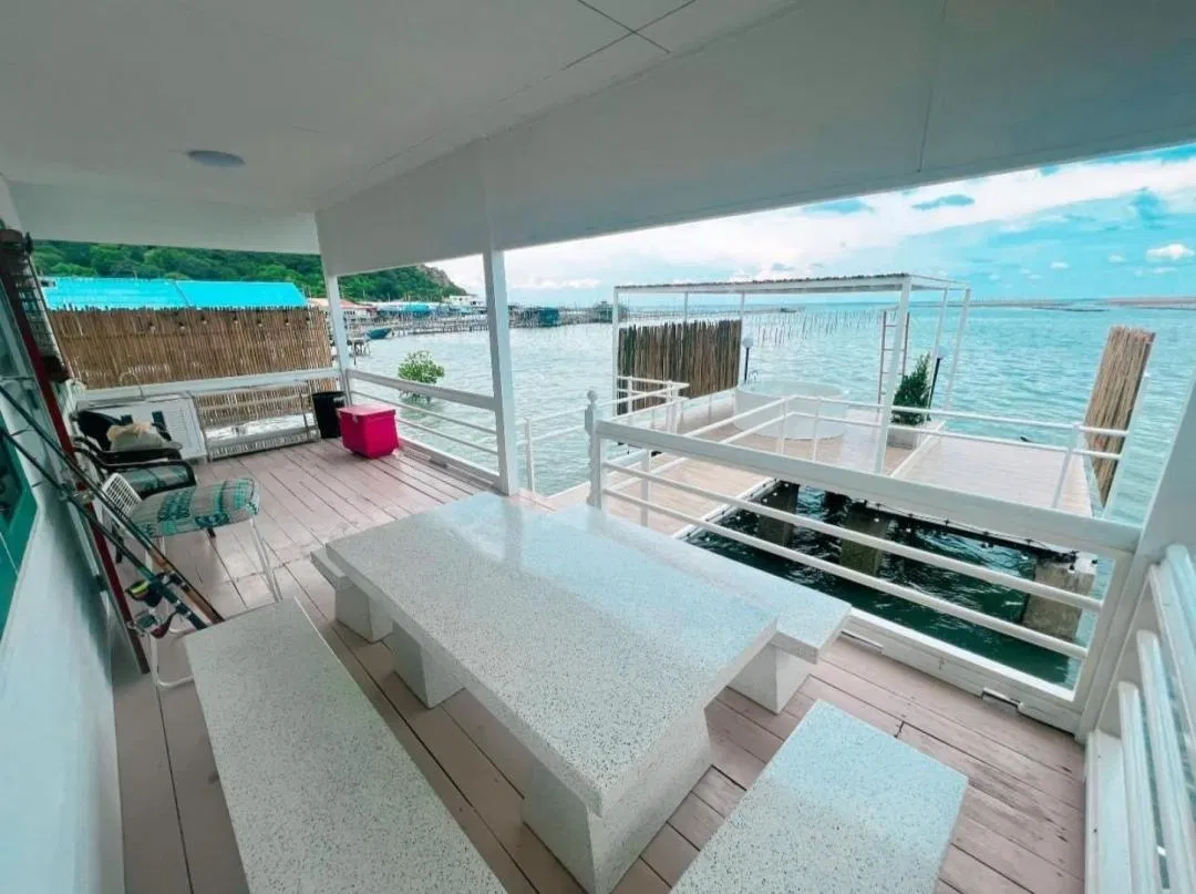 ภายนอก Terrace House บางแสน