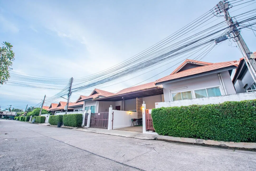 ภายนอก Zoar B19