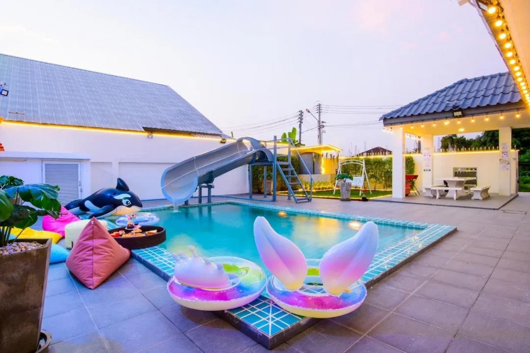 ภายนอก Poppy Poolvilla
