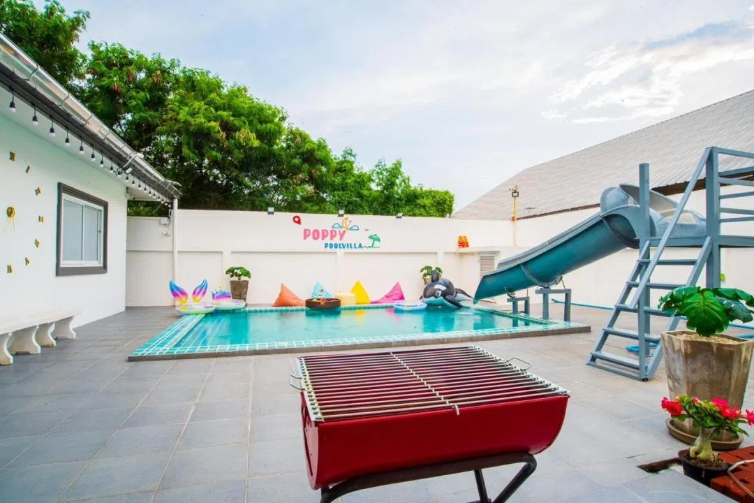 ภายนอก Poppy Poolvilla