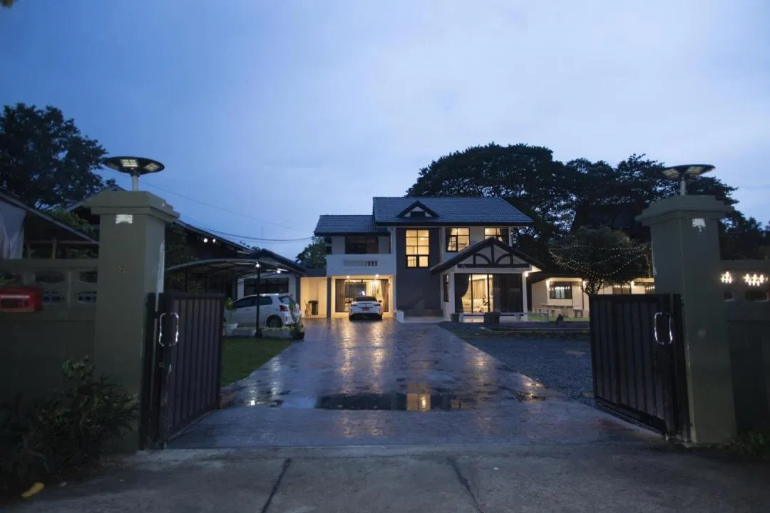 ที่จอดรถ Number 3 Poolvilla (กรุงเทพ)