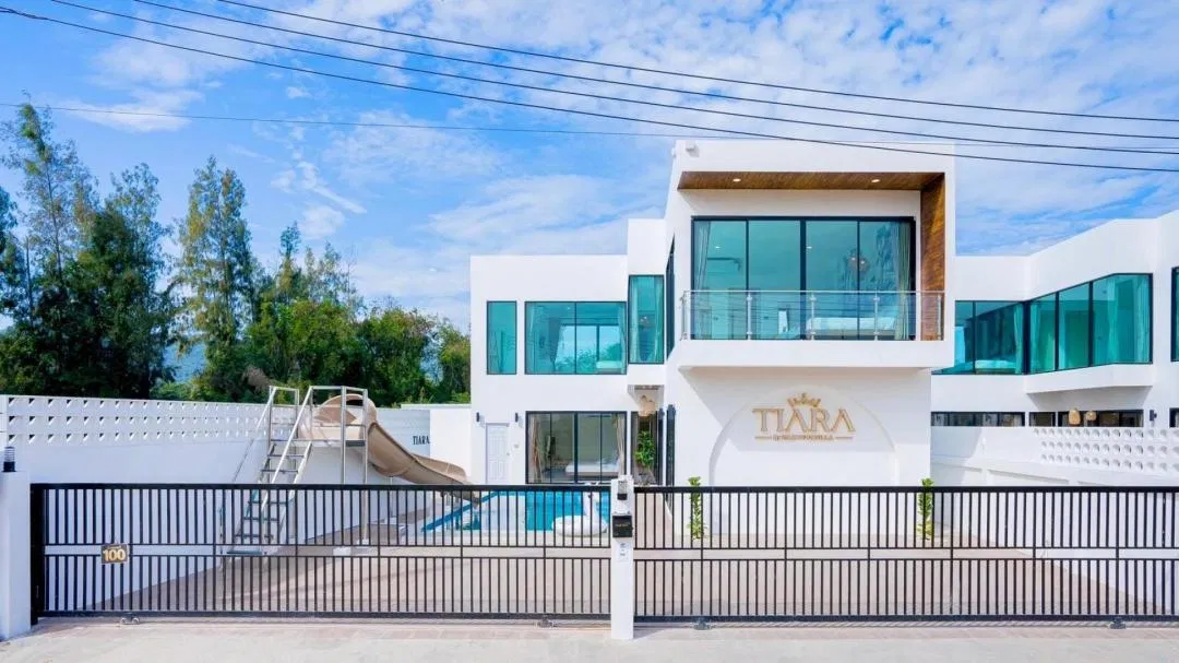 ที่จอดรถ TIARA