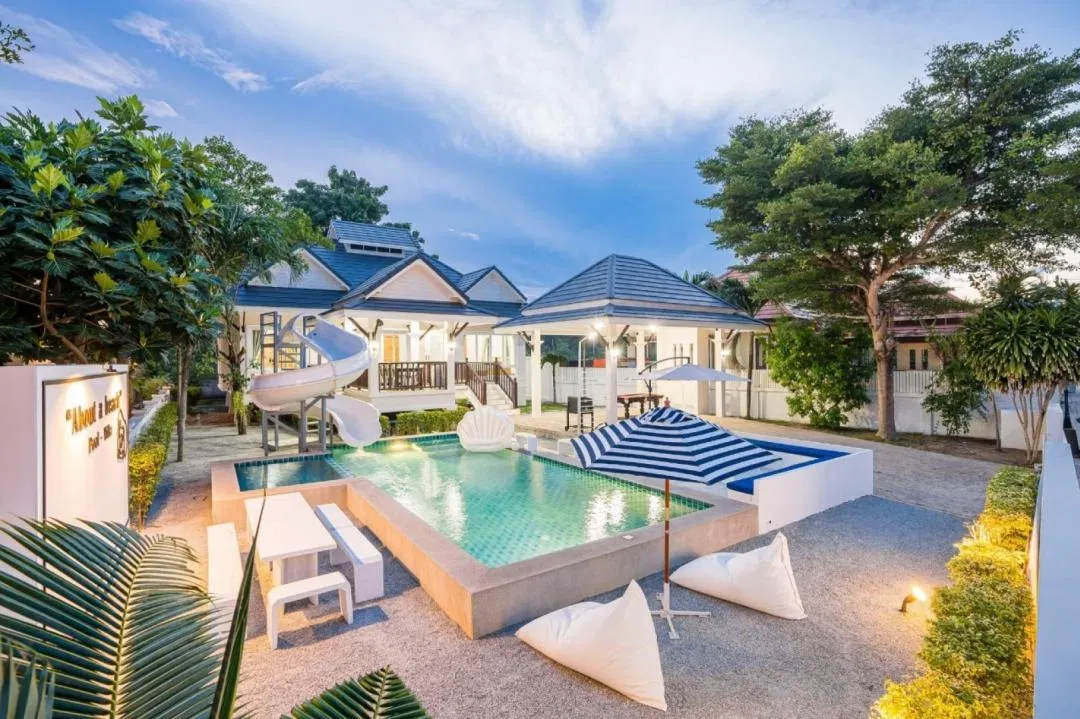 ภายนอก About a beach