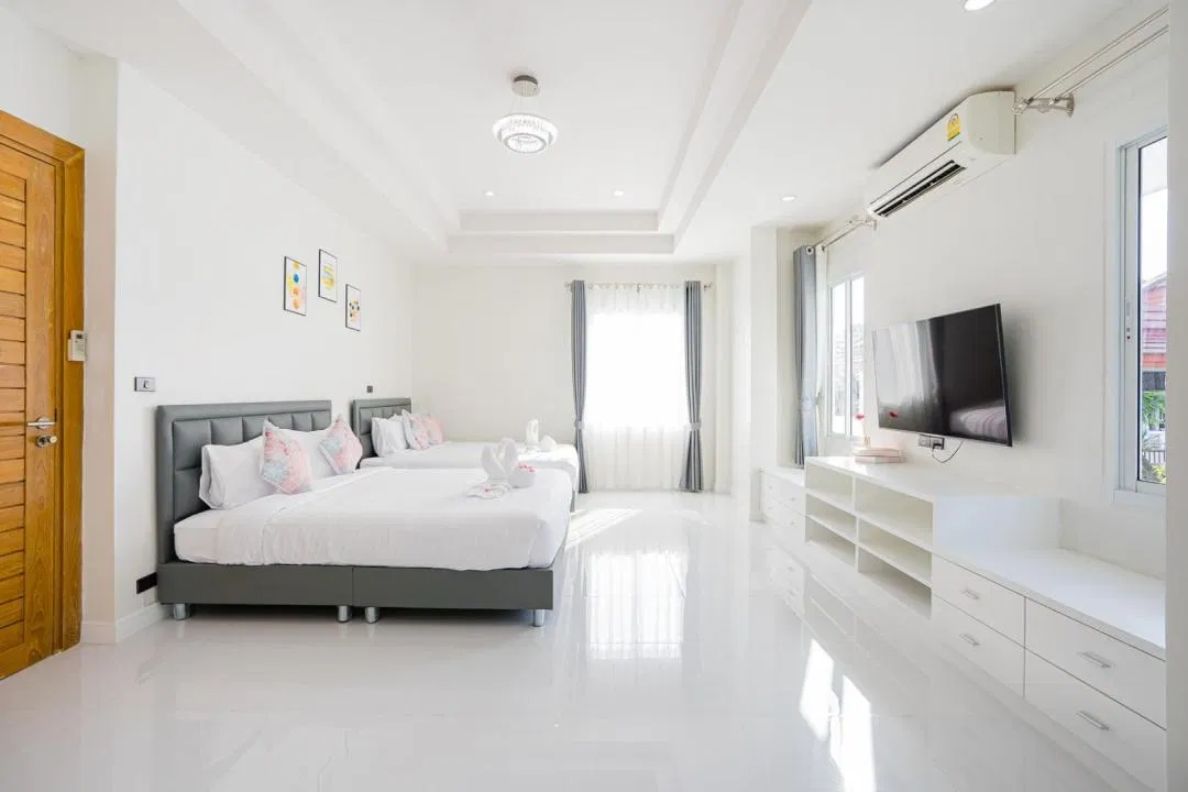 ห้องนอน Fun Beach Pool Villa