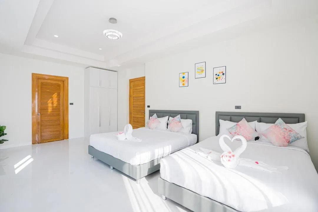 ห้องนอน Fun Beach Pool Villa