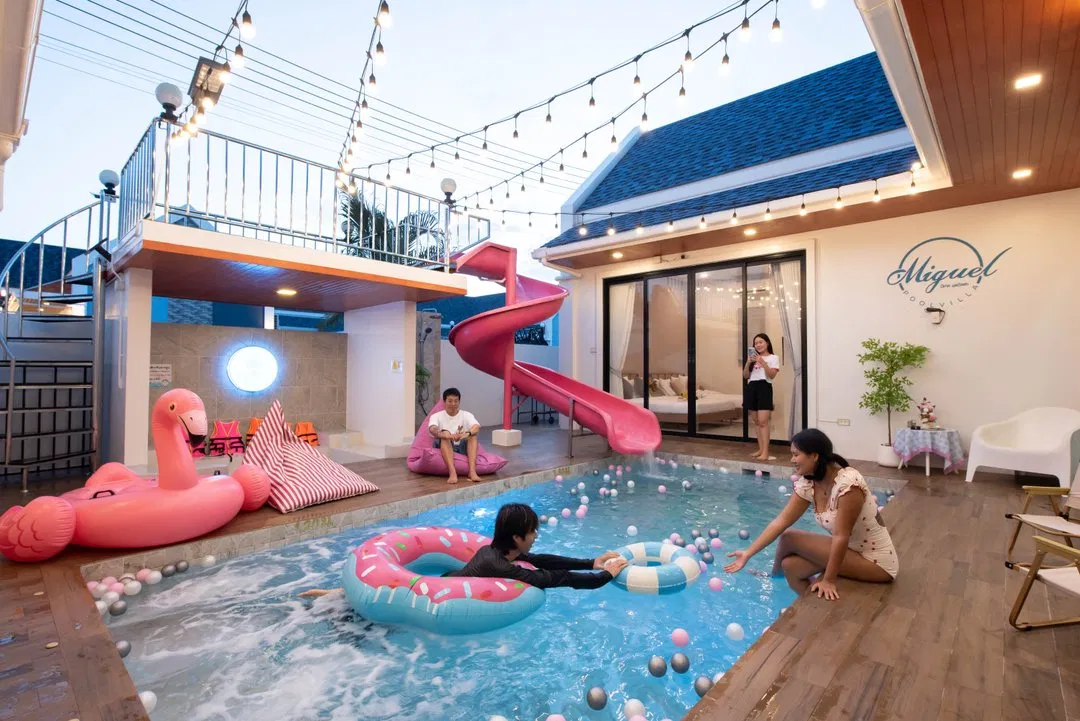ภายนอก Miguel Pool Villa