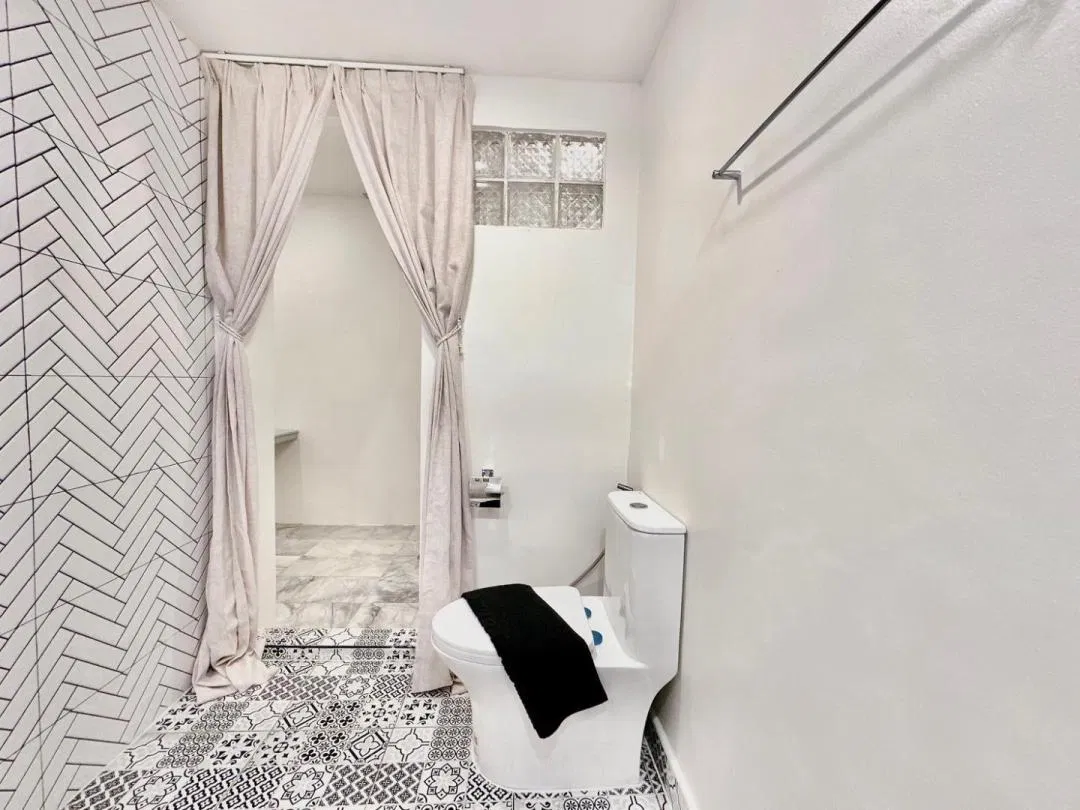 ห้องน้ำ Lunlana Beach Poolvilla