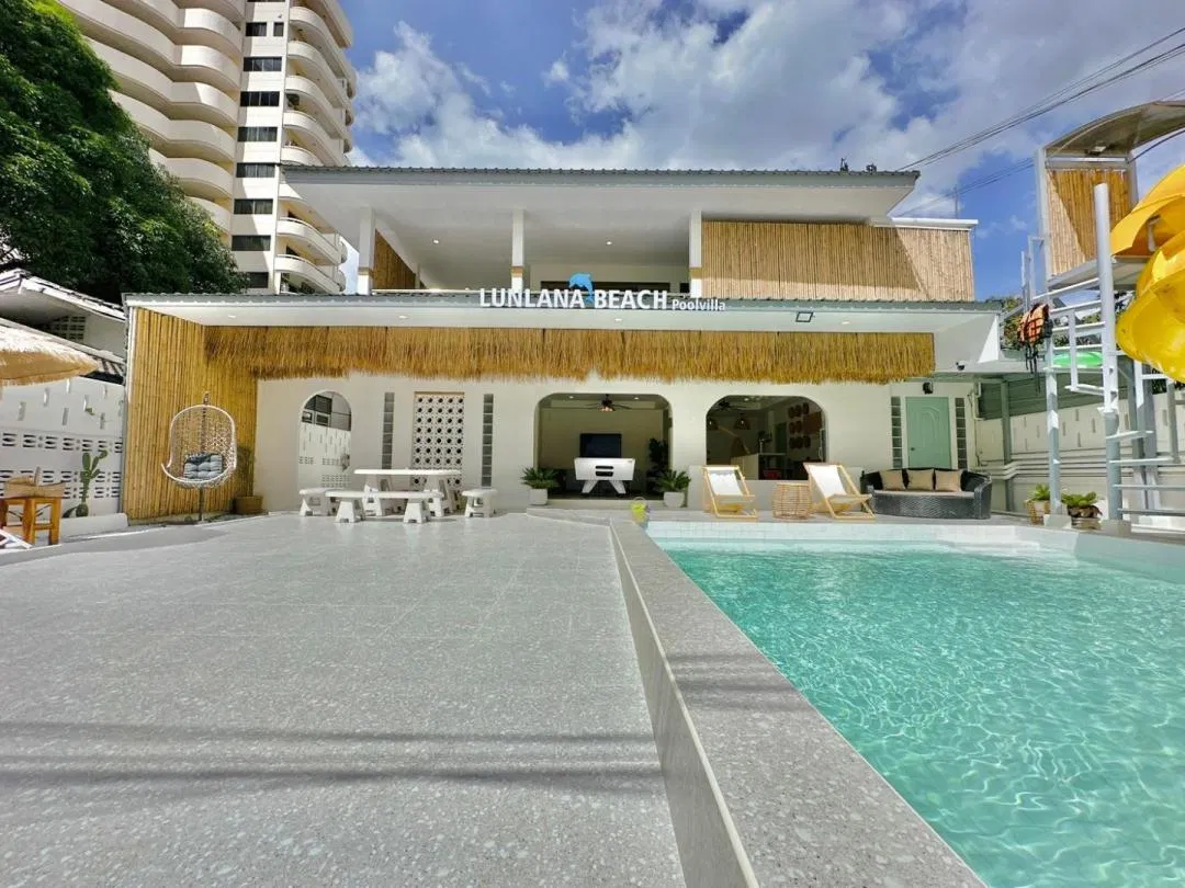 ที่จอดรถ Lunlana Beach Poolvilla
