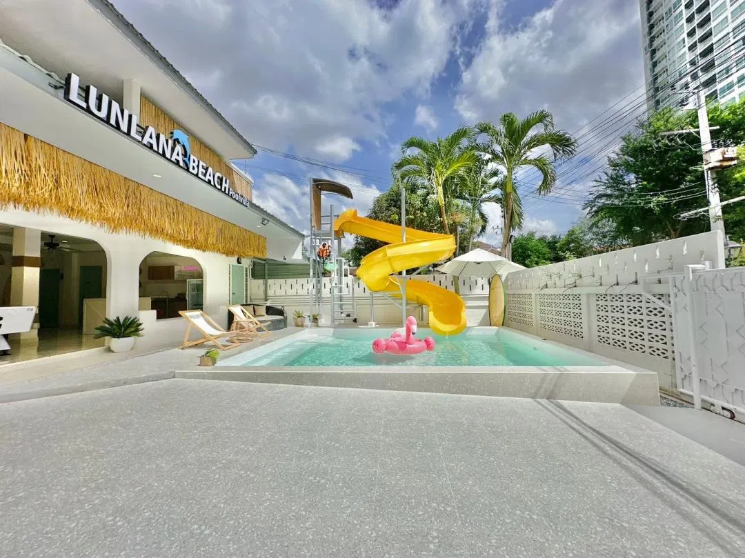 ที่จอดรถ Lunlana Beach Poolvilla