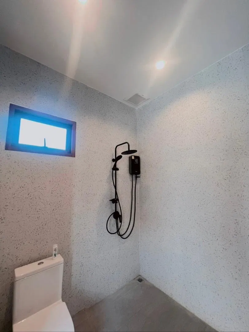 ห้องน้ำ Okinawa poolvilla บางแสน