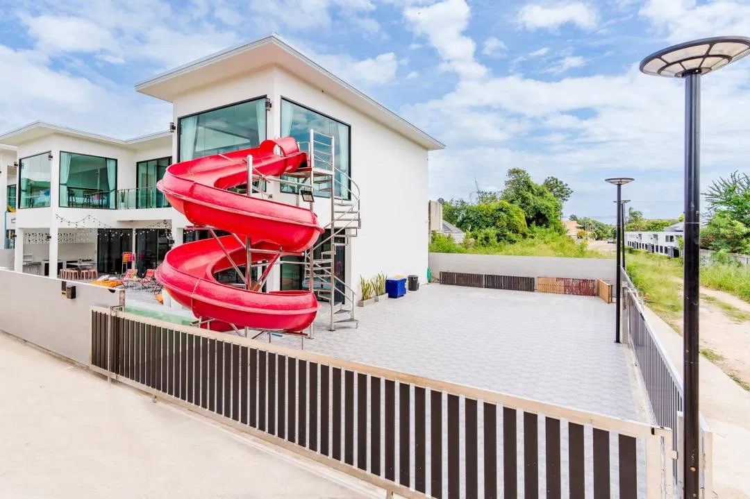 ที่จอดรถ For U Poolvilla @Huahin