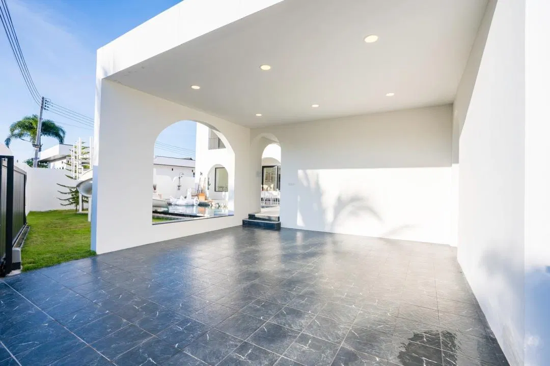 ที่จอดรถ Walnut House Poolvilla