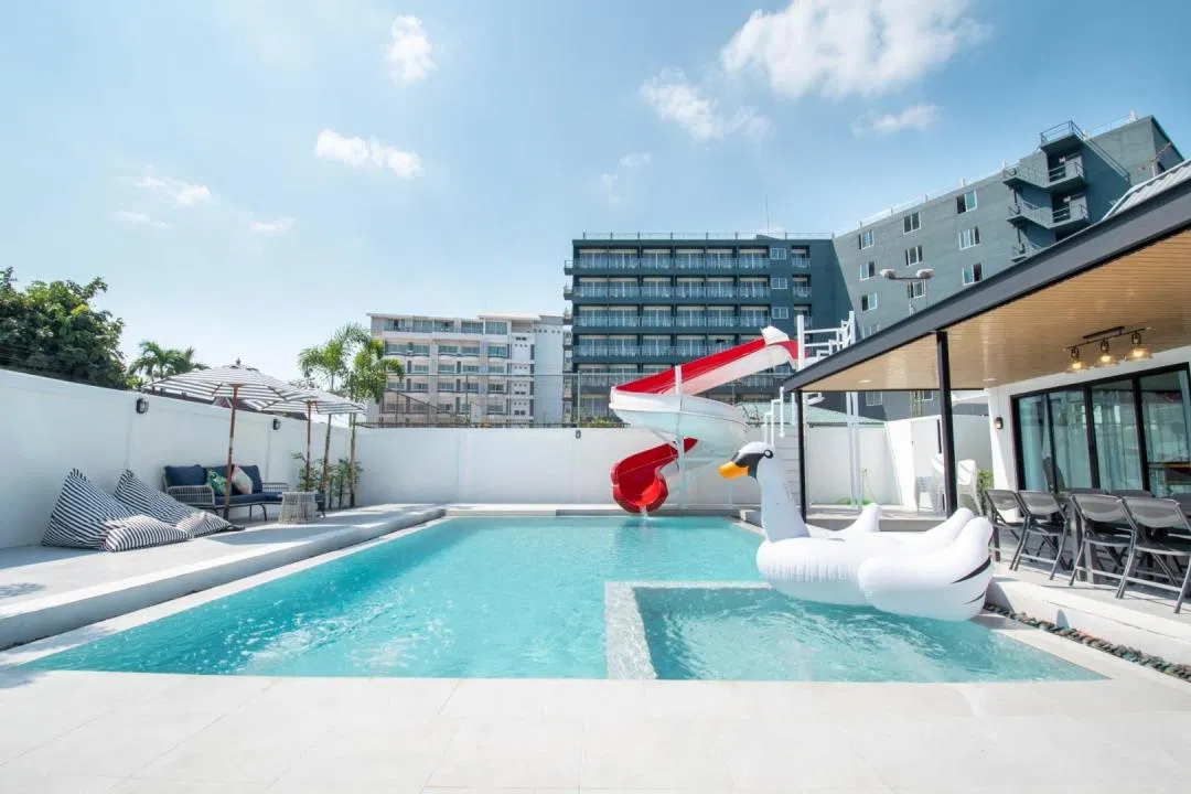 ภายนอก Beach point