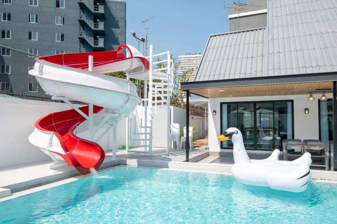 ภายนอก Beach point