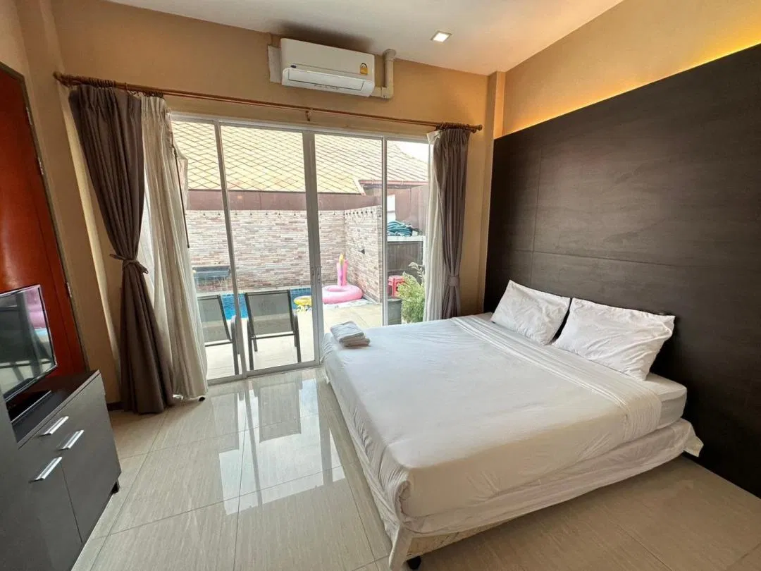 ห้องนอน Home Hug Pool Villa Pattaya2