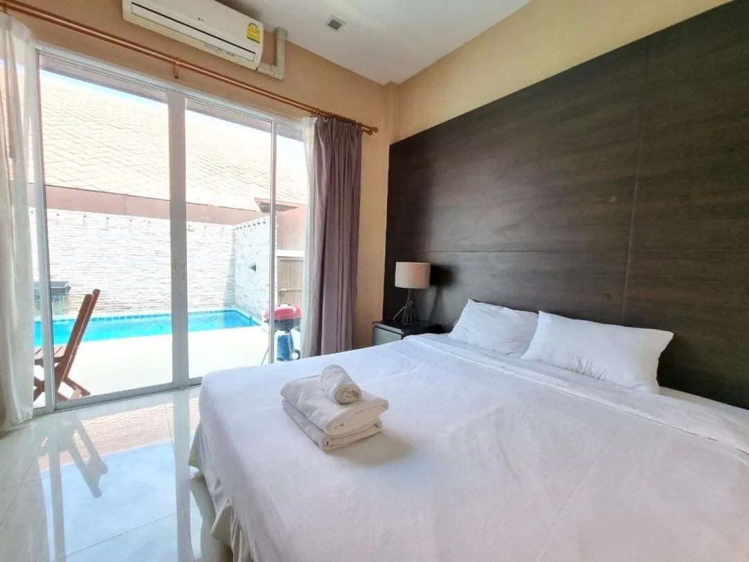 ห้องนอน Home Hug Pool Villa Pattaya2