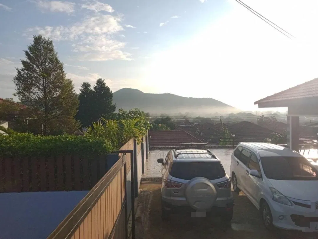 ที่จอดรถ Good Hill Home