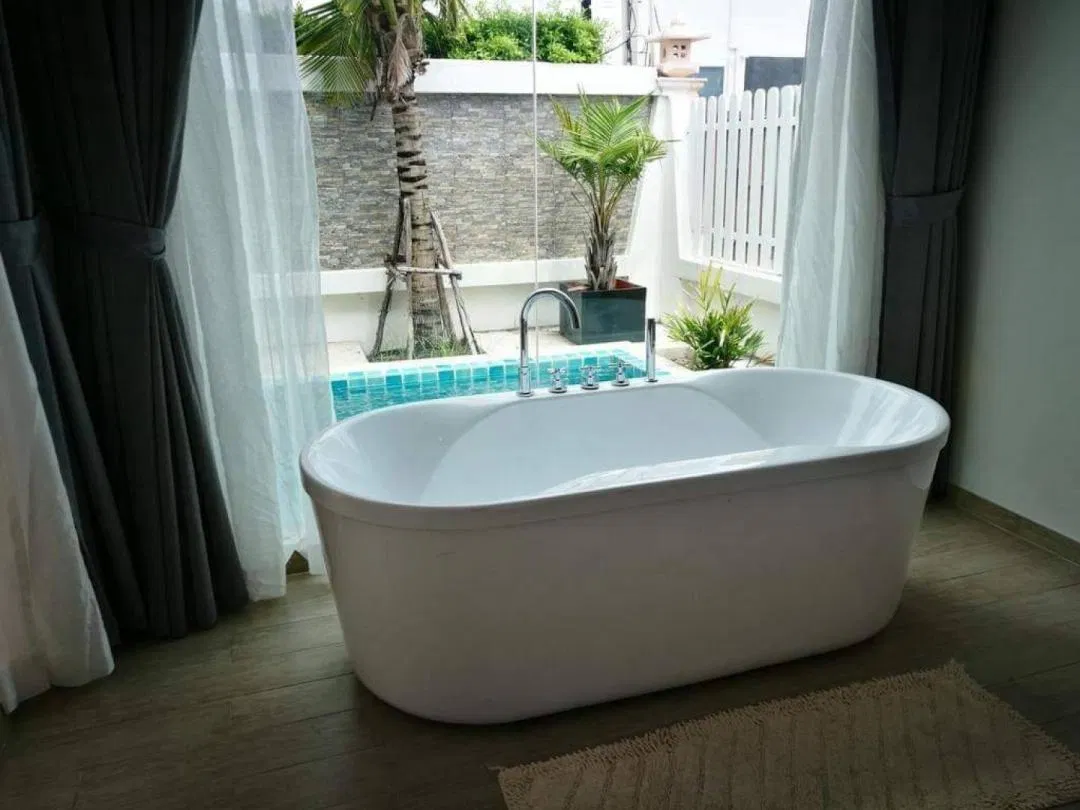 ห้องน้ำ Tropicana Pool Villa Pattaya