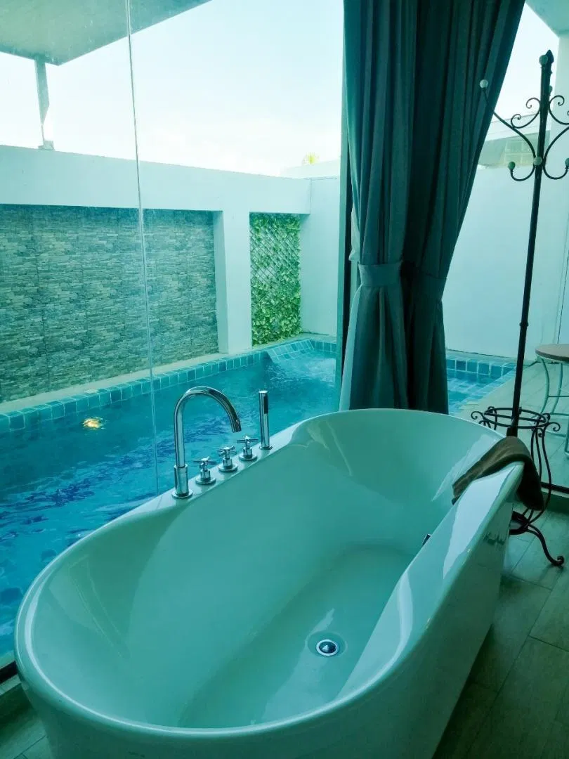 ห้องน้ำ Tropicana Pool Villa Pattaya