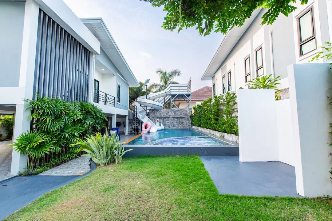 ภายนอก Swiss Poolvilla บางเสร่ สัตหีบ