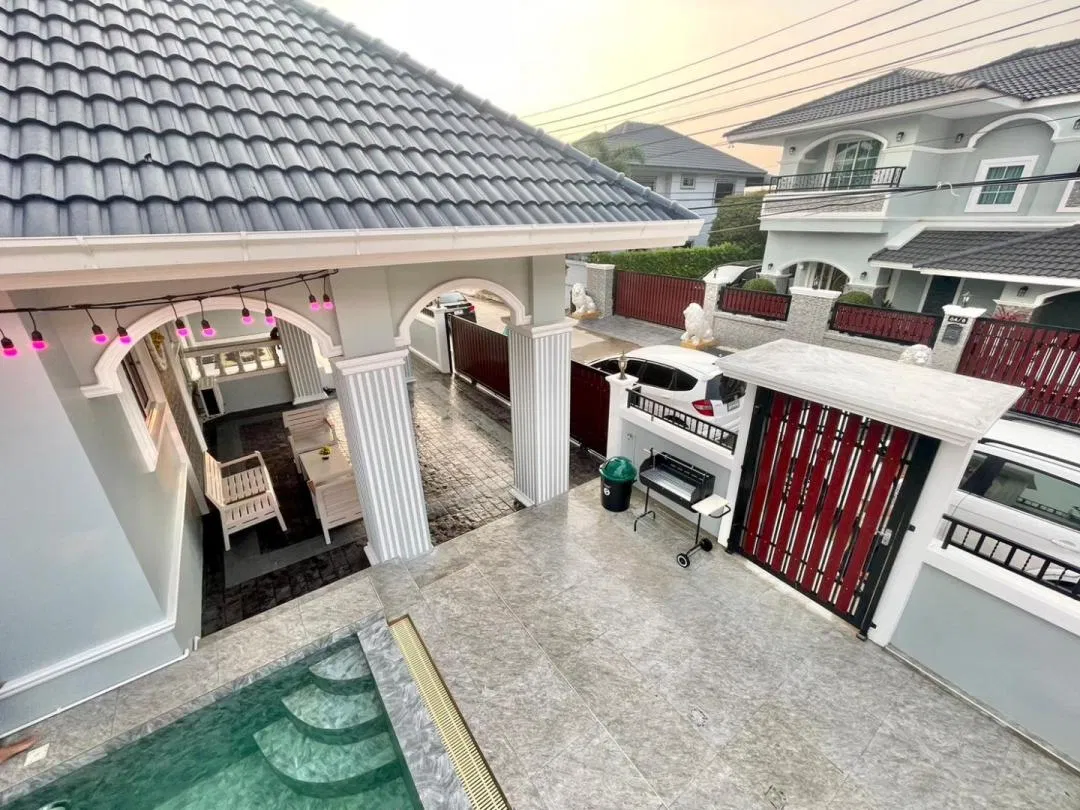 ภายนอก Versace Poolvilla