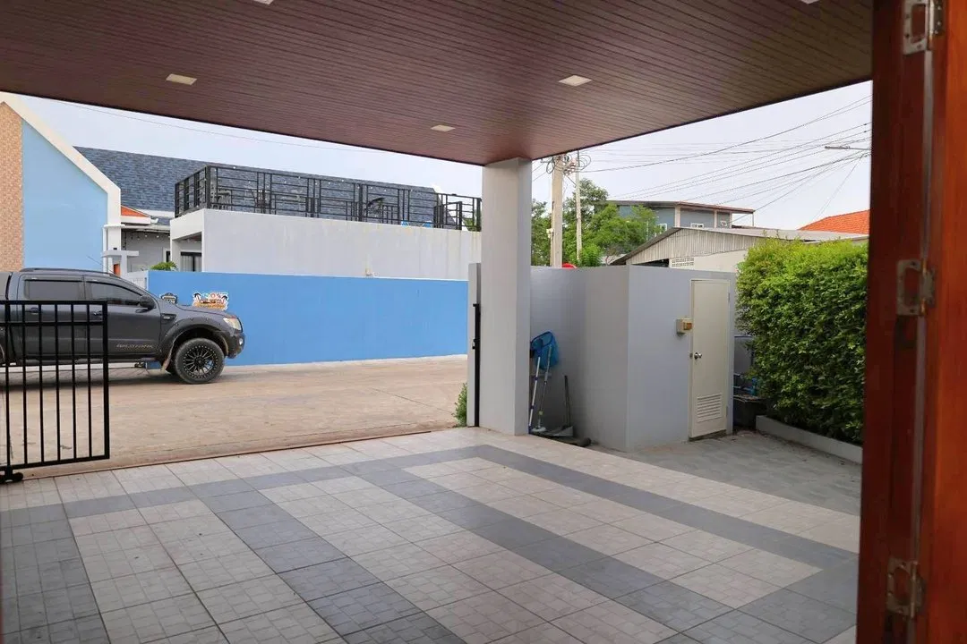 ที่จอดรถ Sea mood pool villa