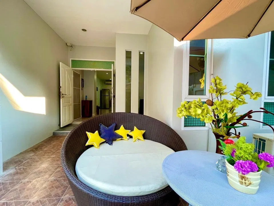 ภายใน S52 สุขุมวิท 52 (กรุงเทพ)
