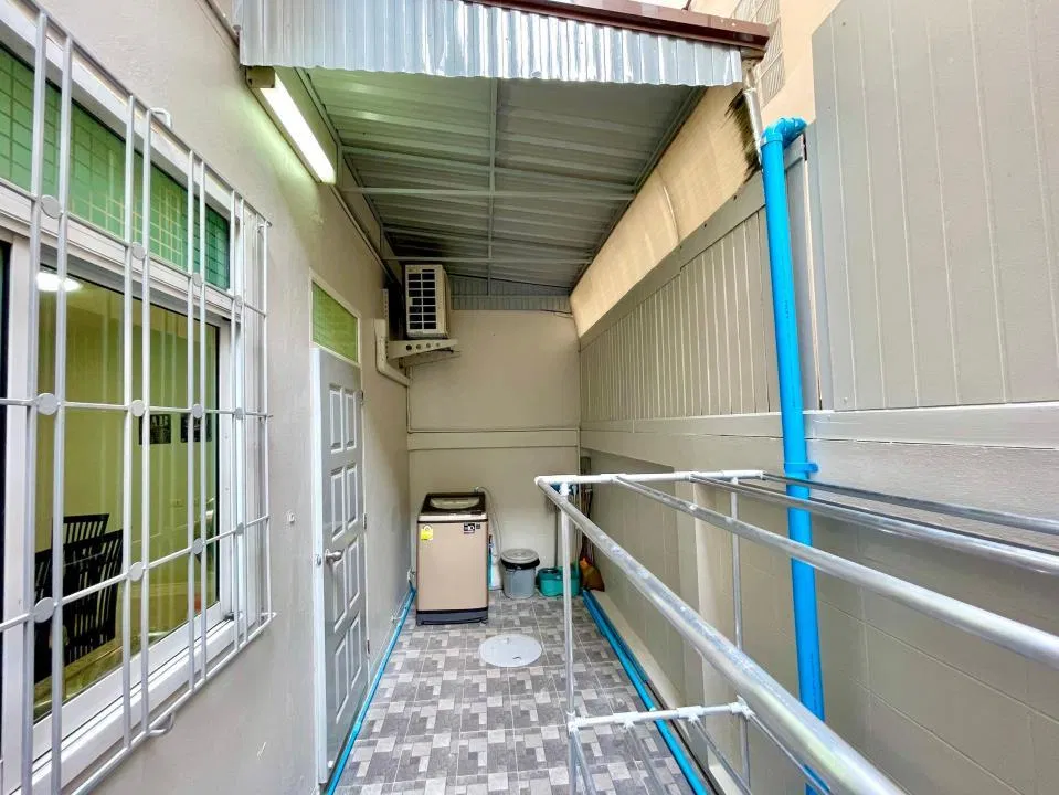 ภายนอก S52 สุขุมวิท 52 (กรุงเทพ)