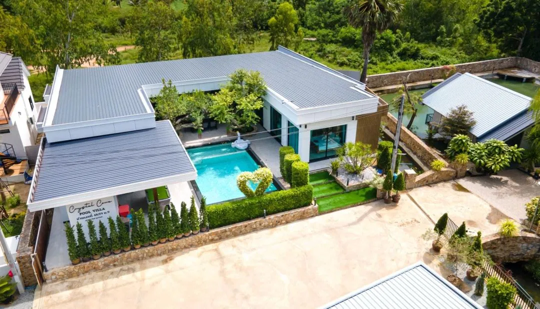 ภายนอก Crystal Cove