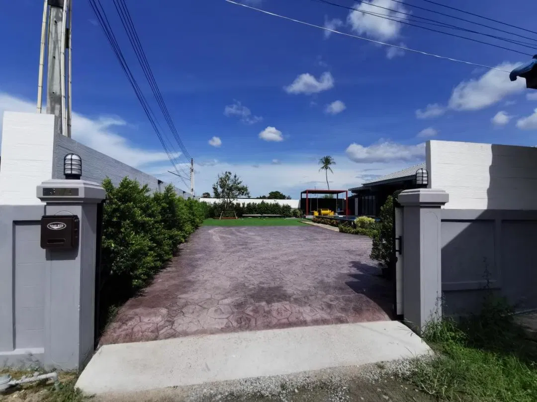 ที่จอดรถ Safe House