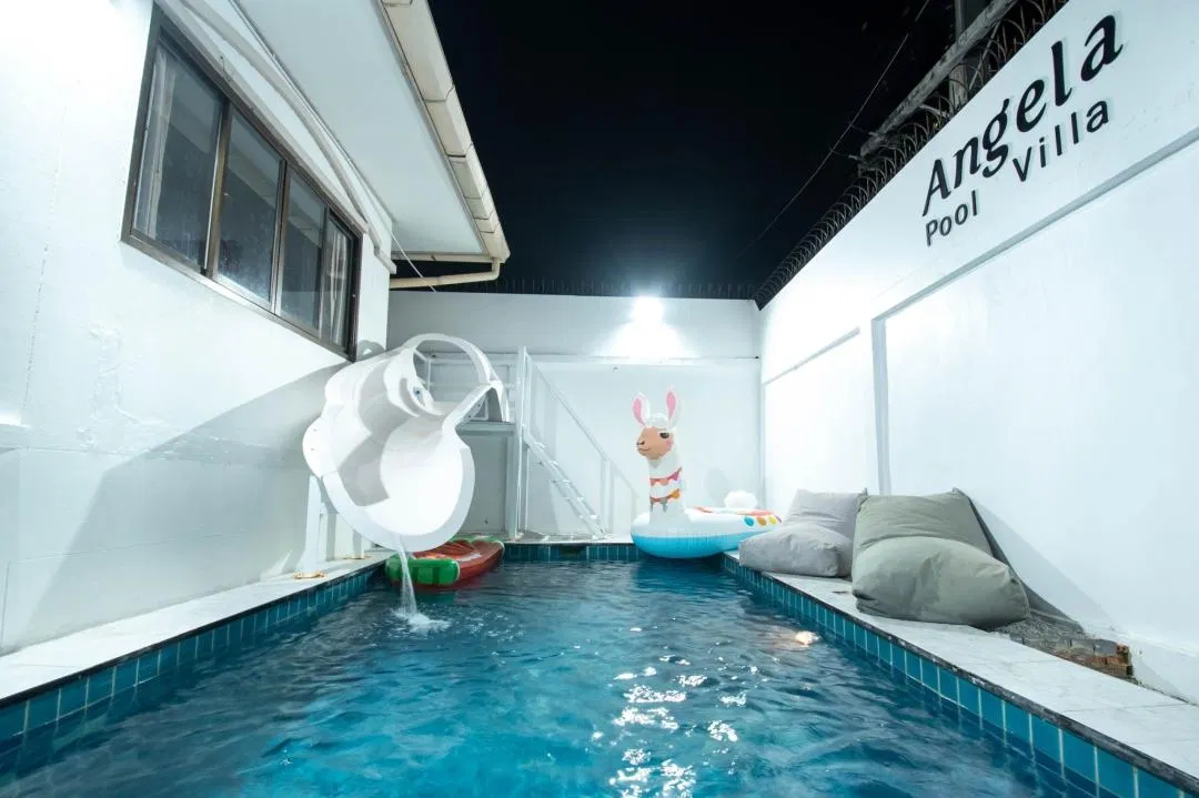 ภายนอก Angela Pool Villa