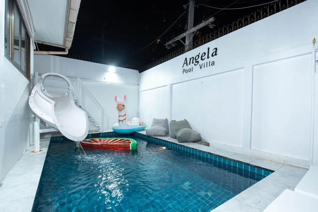 ภายนอก Angela Pool Villa