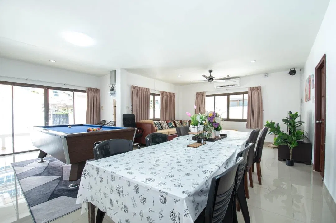 ภายใน Angela Pool Villa