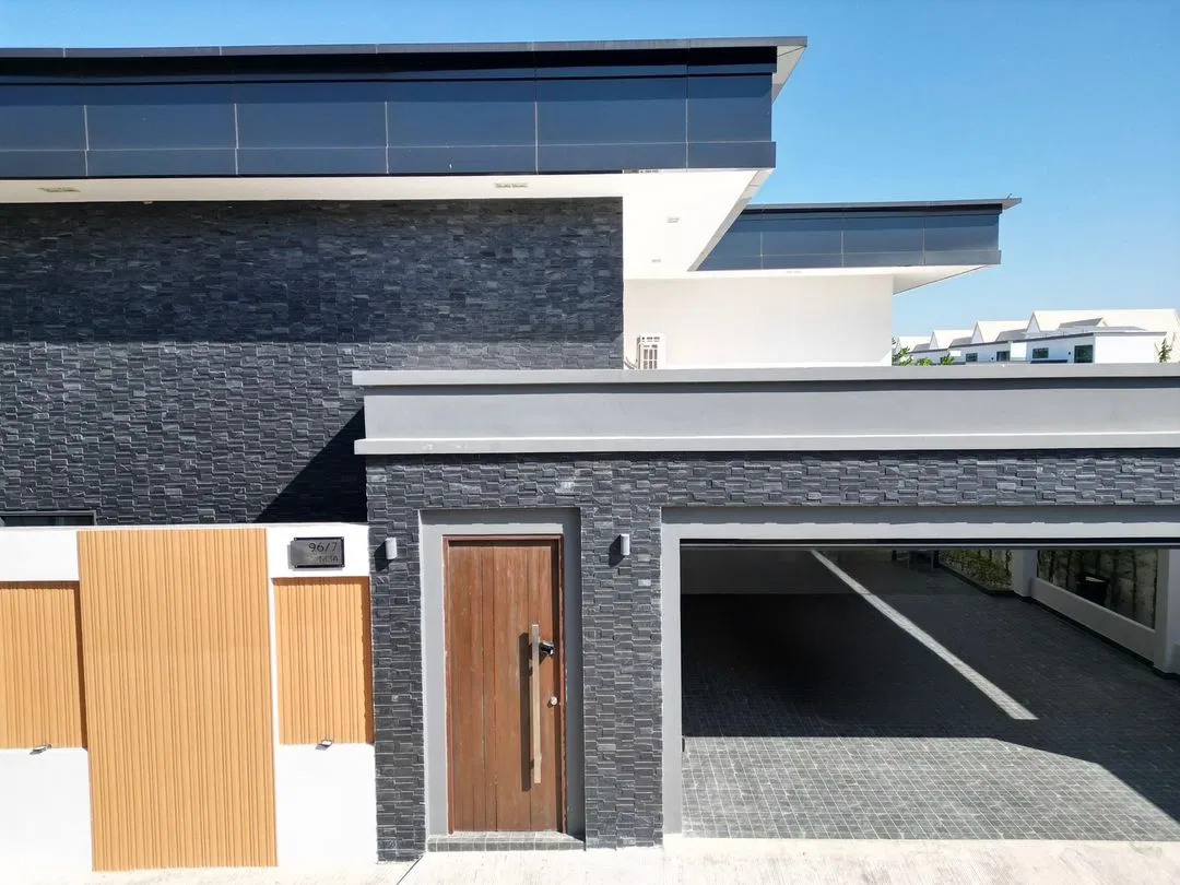 ที่จอดรถ PNT LUXURY VILLA
