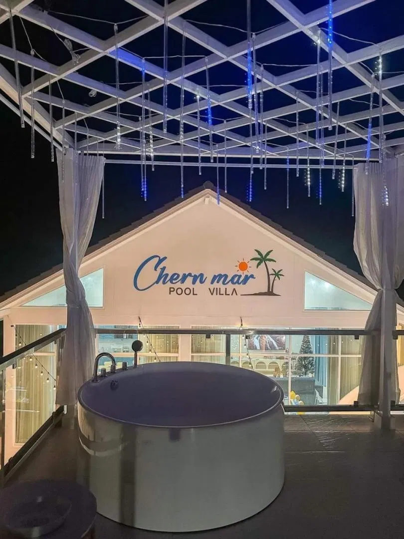 ภายนอก Chern mar pool villa