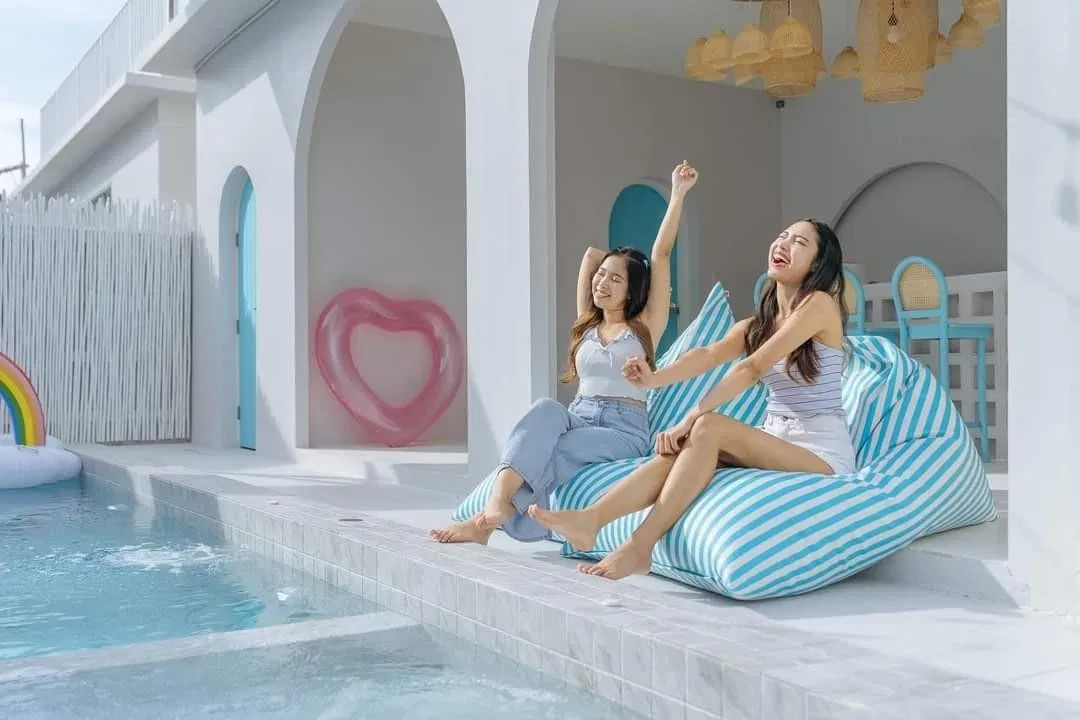 ภายนอก Chern mar pool villa