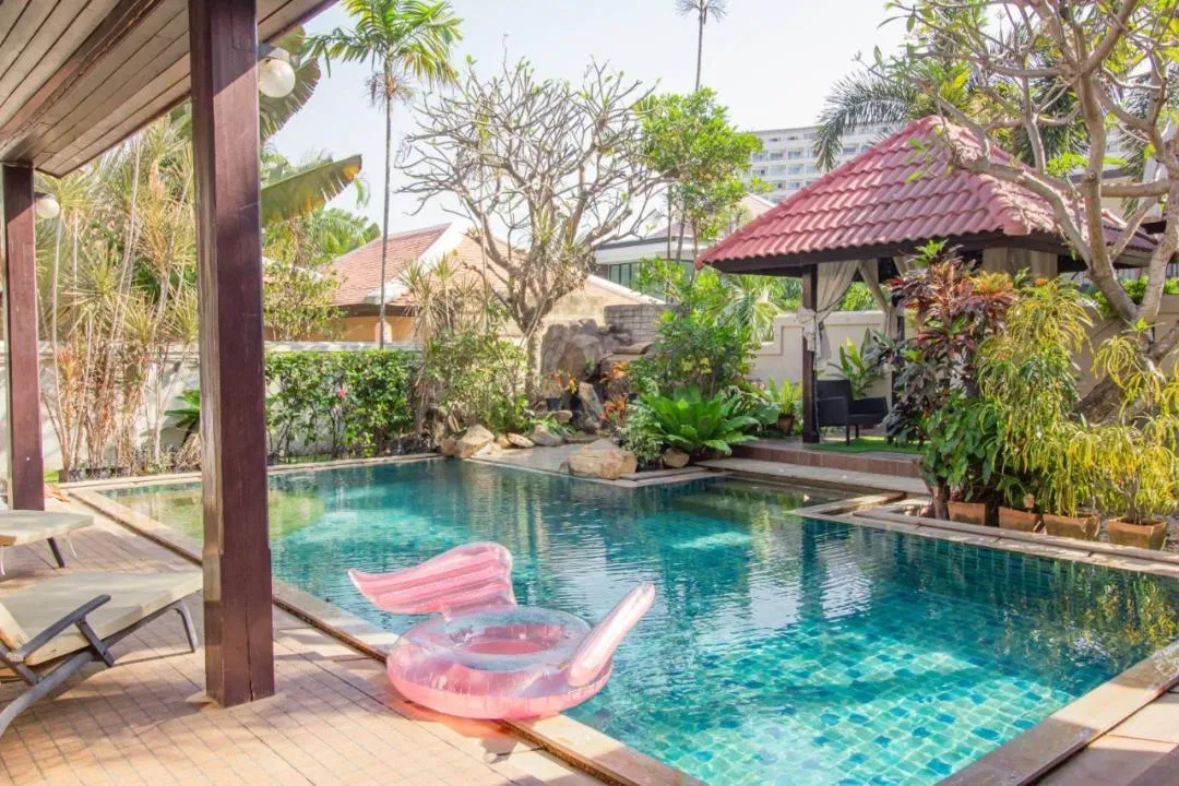 ภายนอก Bali Heaven Pool Villa