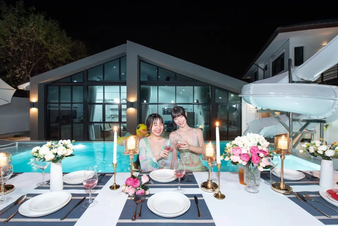 ภายนอก In2 Pool Villa