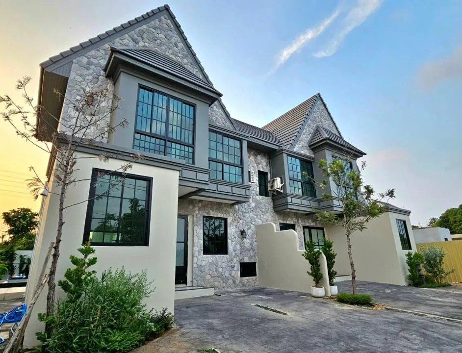 ภายนอก Brittany Poolvilla 1