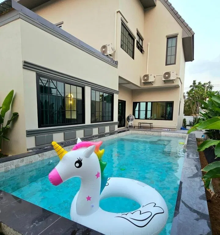 ภายนอก Brittany Poolvilla 1