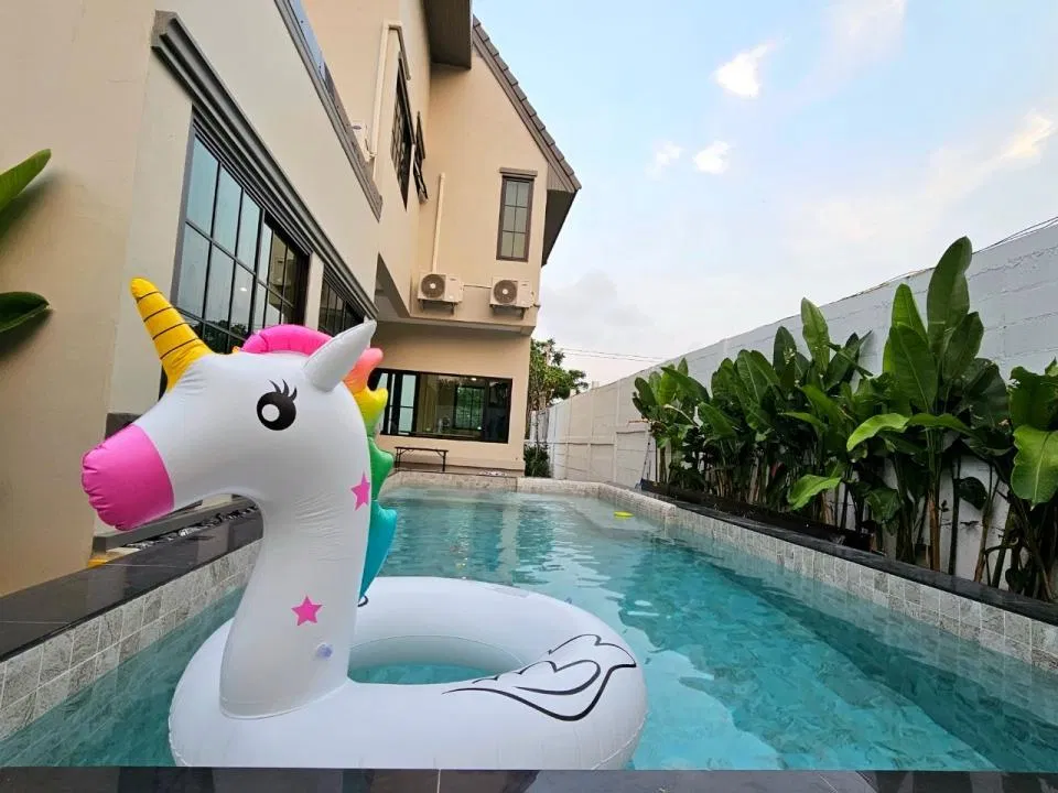 ภายนอก Brittany Poolvilla 1